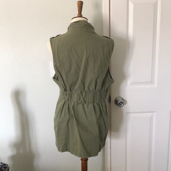 Cabi - Picture 2 of 4